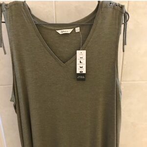 NWT Wear 4-Ways Tank with Shoulder Detail